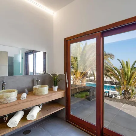 Rodea Cinco By Villa Playa Blanca